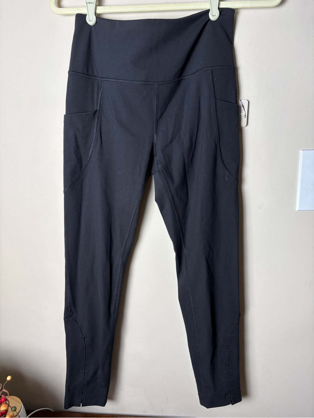 Free People Black Women's Leggings - Size M Tag